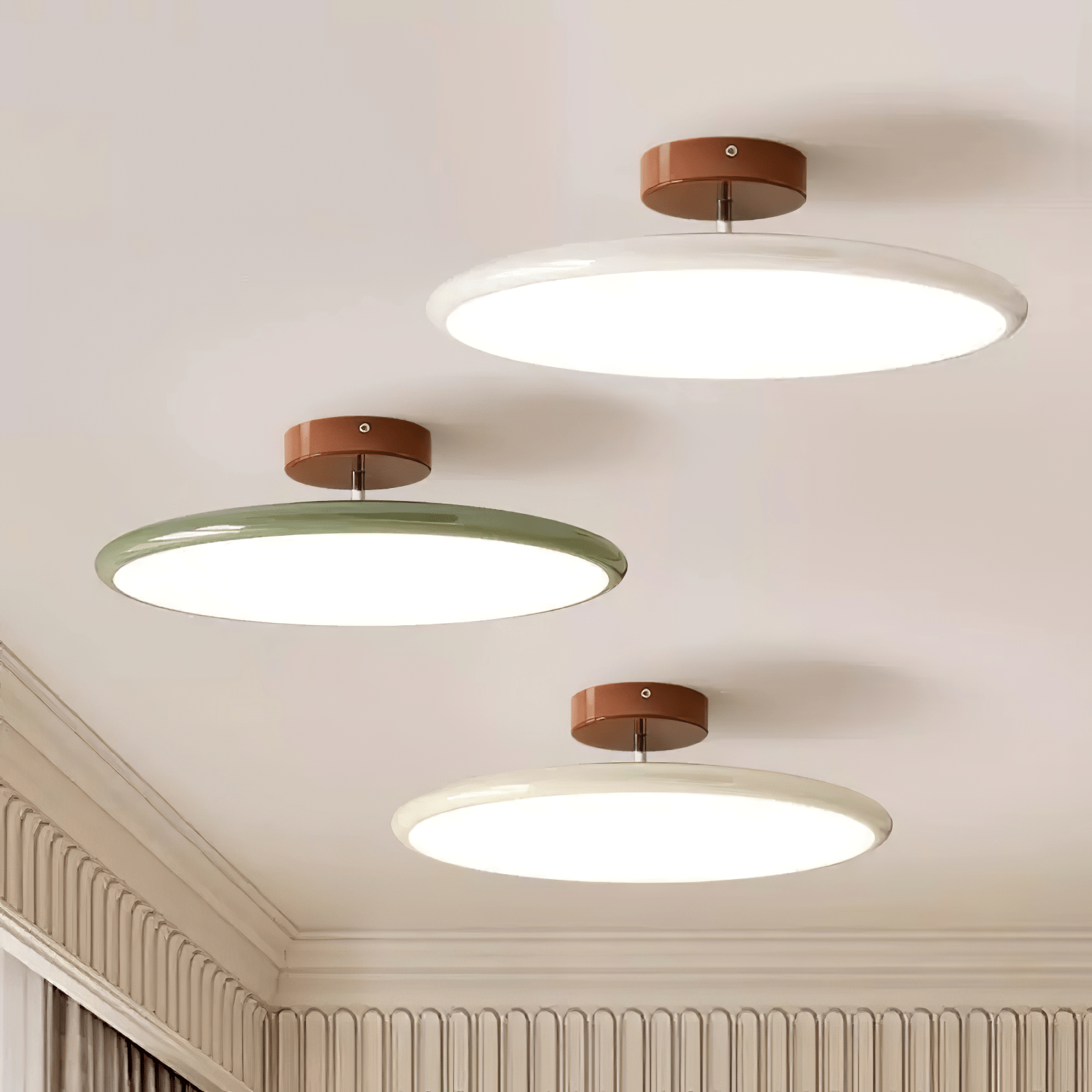 Verstellbare LED Deckenleuchte mit Schwenkbarem Spotdesign