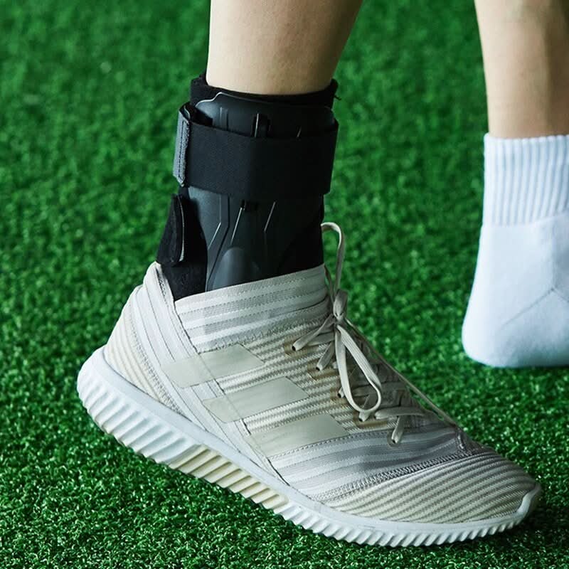 FlexGuard ankelstøtte med stabilisering og komfortpasform