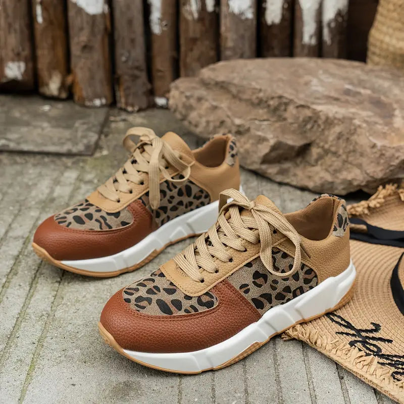 Modevia WildSchritt Damen Freizeitsneaker mit Tiermuster und Schnürung