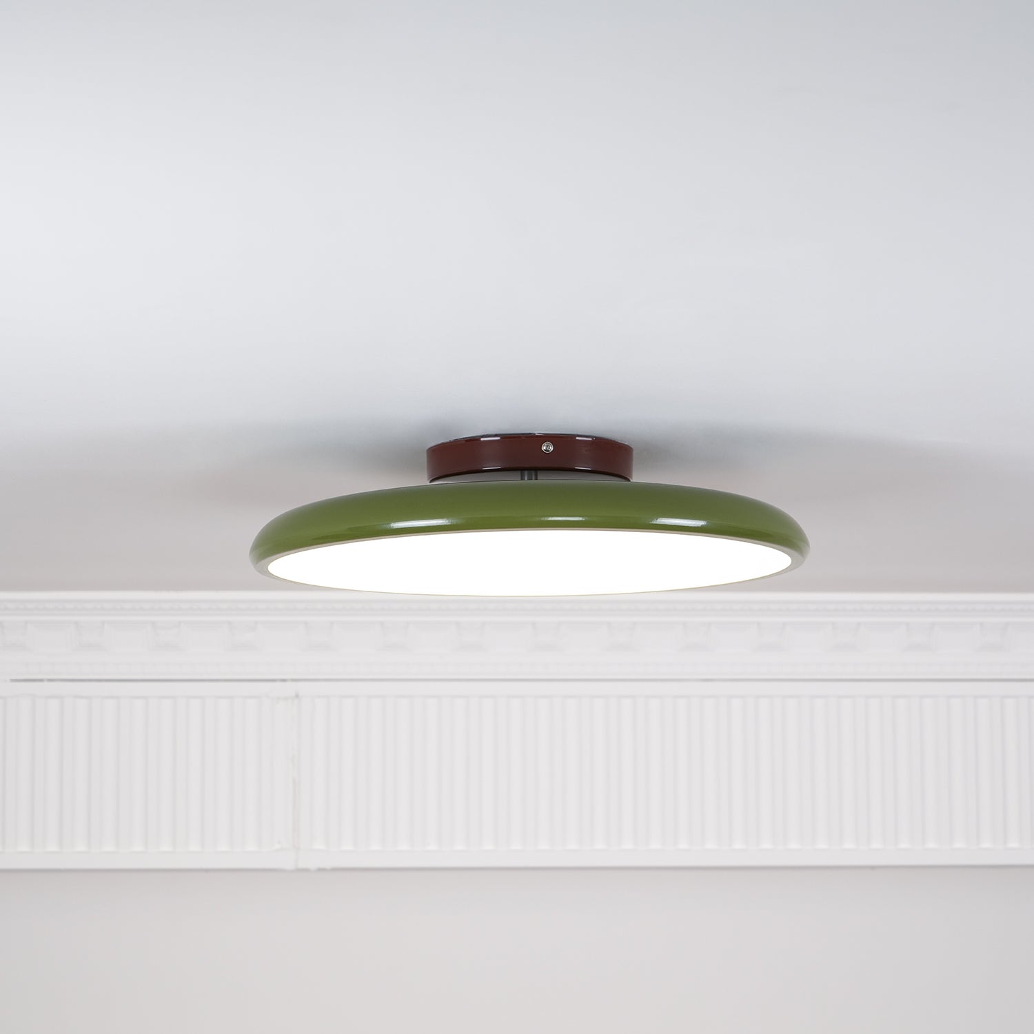 Verstellbare LED Deckenleuchte mit Schwenkbarem Spotdesign