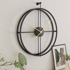 GeoLuxe Wanduhr aus Metall mit Modernem Geometrischem Design