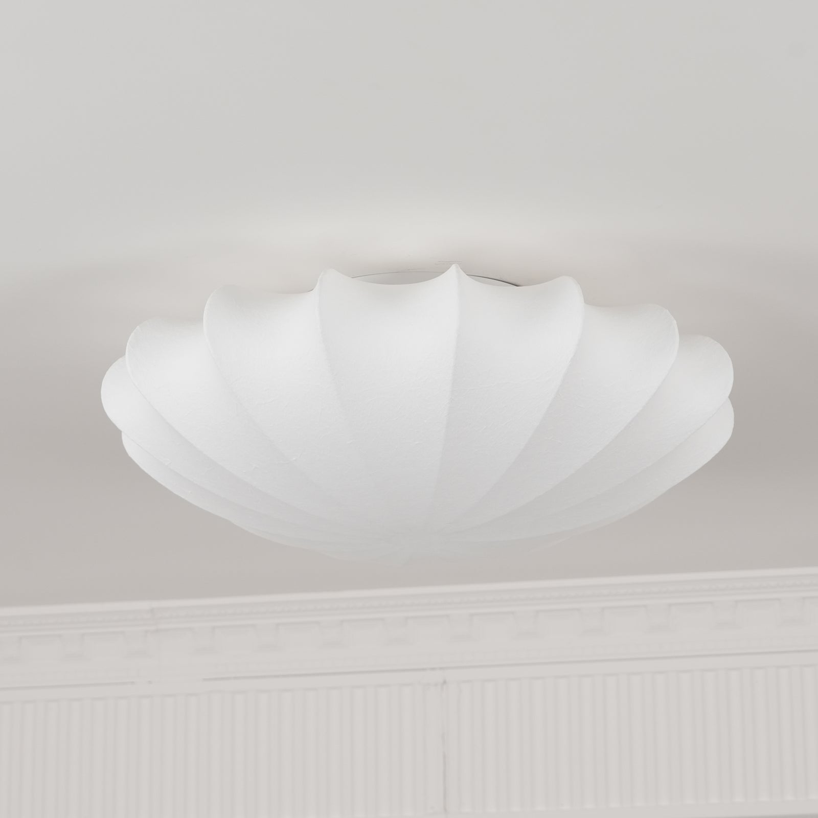 Rund loftlampe med stofskærm og E27 fatning