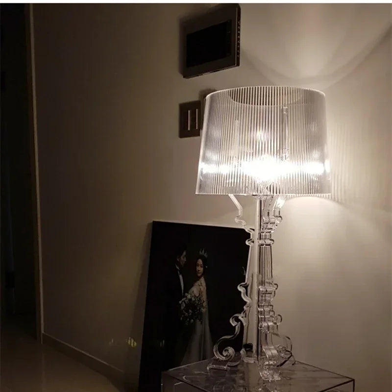 Bordlampe i akryl, højdejusterbar med E27 fatning