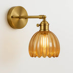 Lampa ścienna z szklanym kloszem w kształcie tulipana