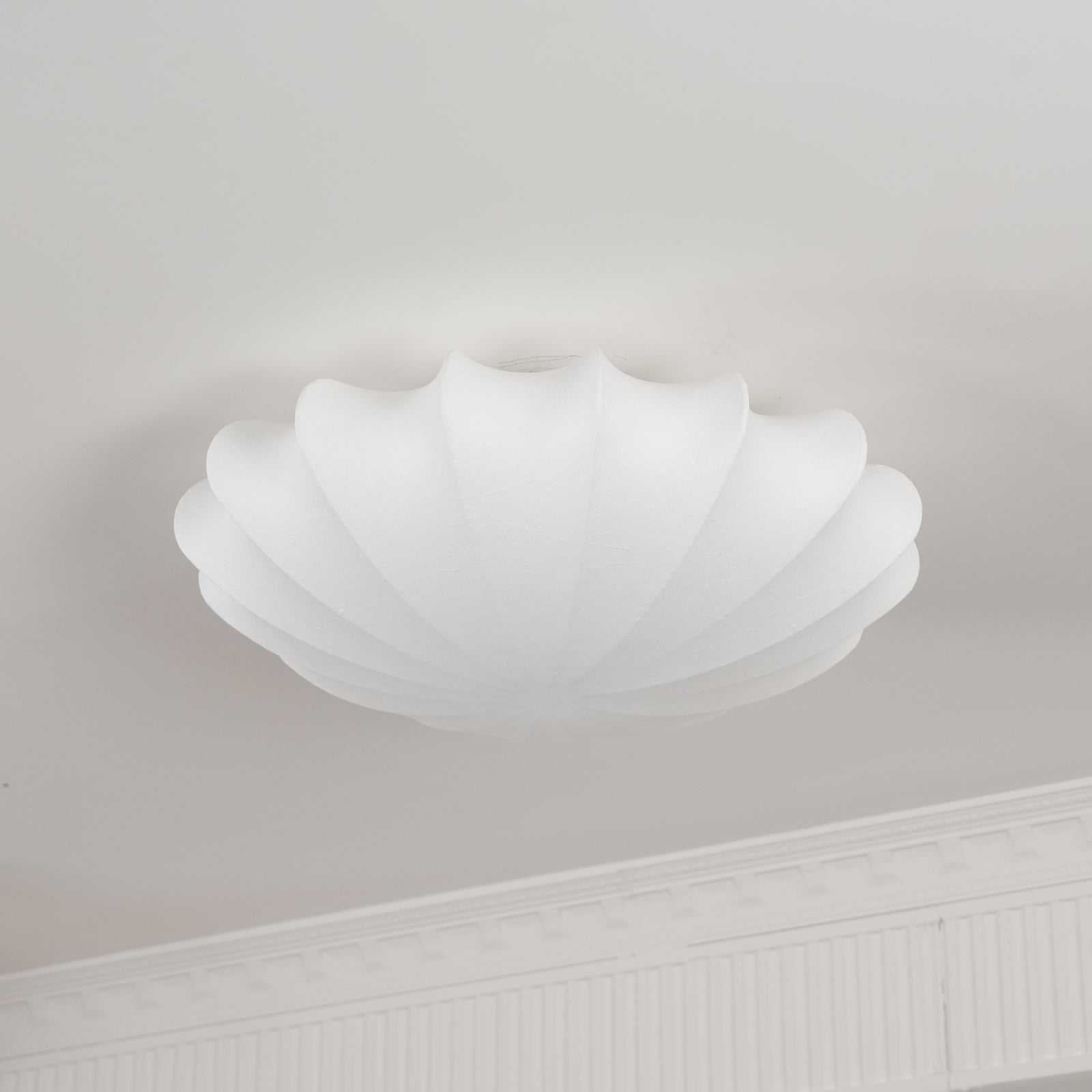 Rund loftlampe med stofskærm og E27 fatning