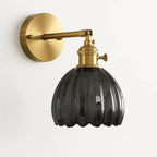 Lampa ścienna z szklanym kloszem w kształcie tulipana
