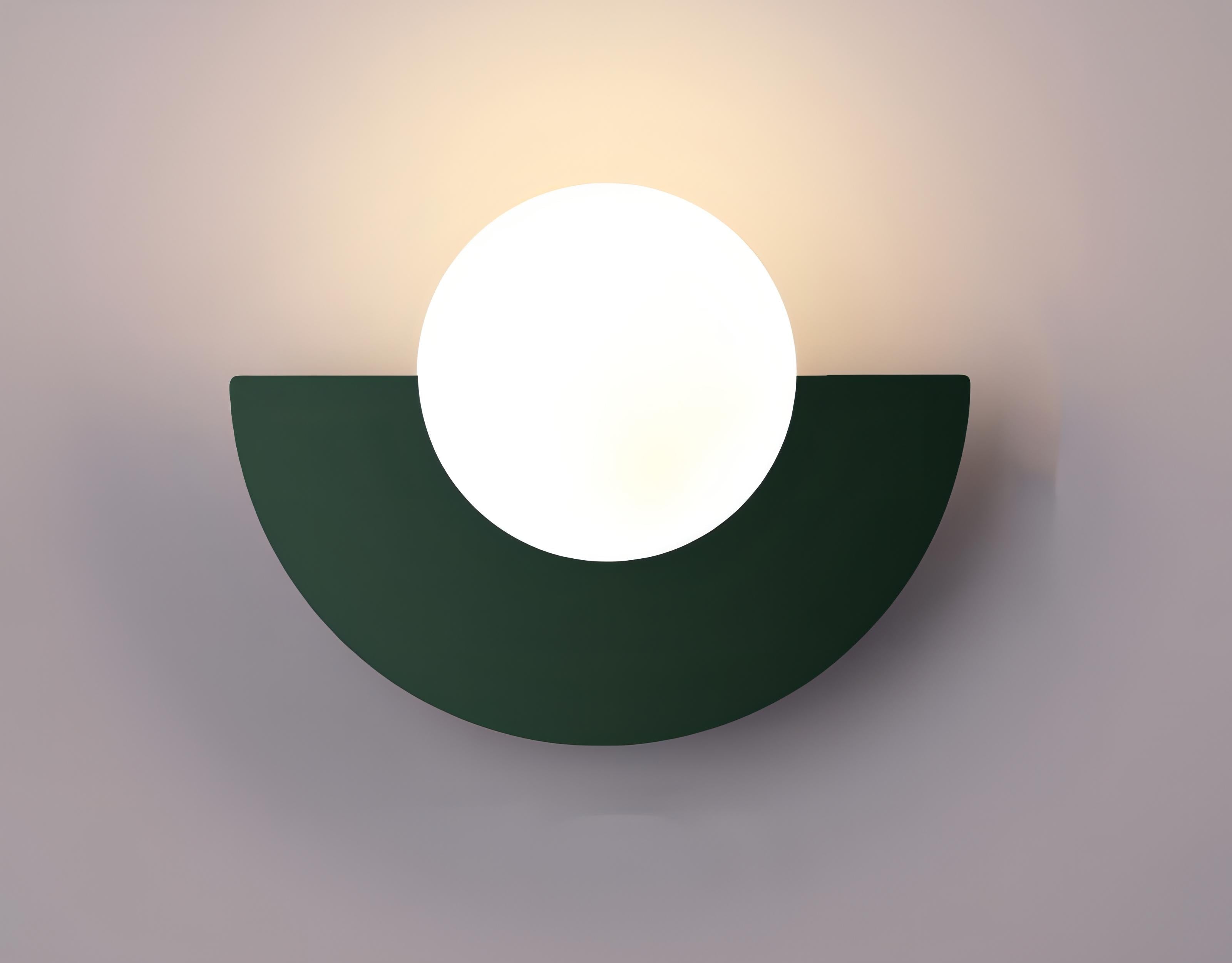 Nordexa Halbrunde Wandleuchte aus Metall mit LED Licht