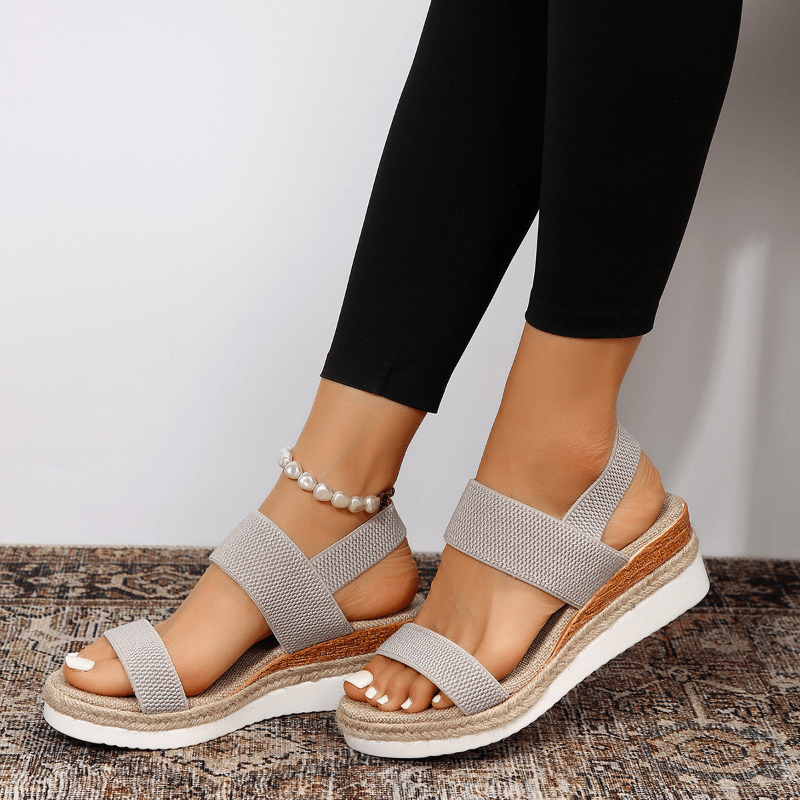 Soleria SommerSchritt Damen Plateau Espadrille Sandalen mit Kreuzriemen